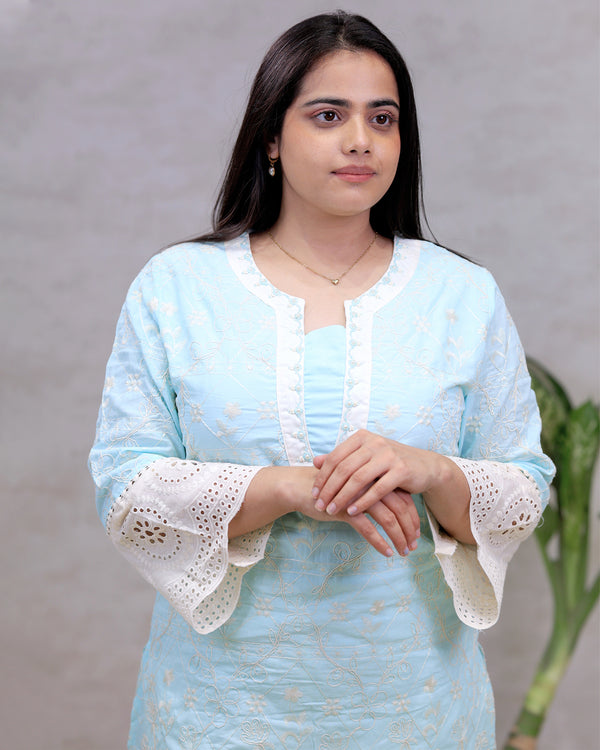 Crochet Embroidered Straight Kurta with Pants — view 2