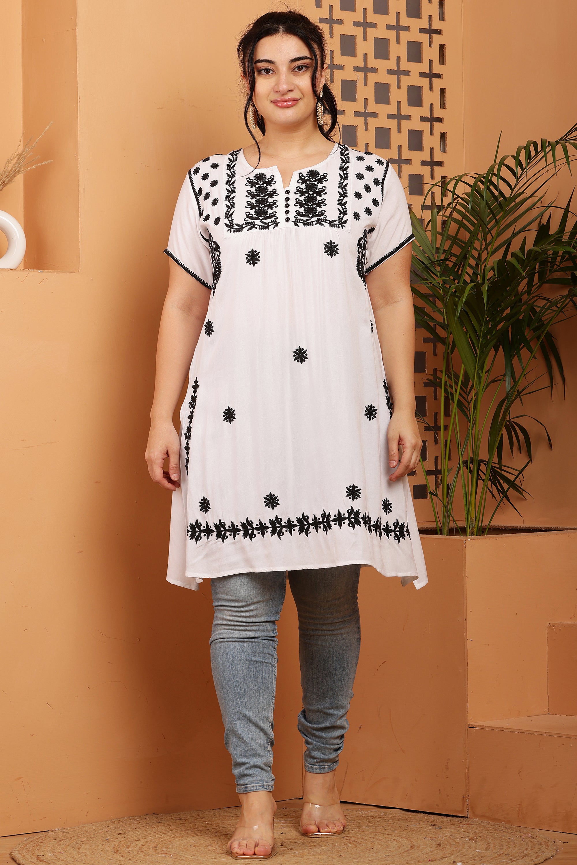 Floral Chikankari Embroidery Kurta