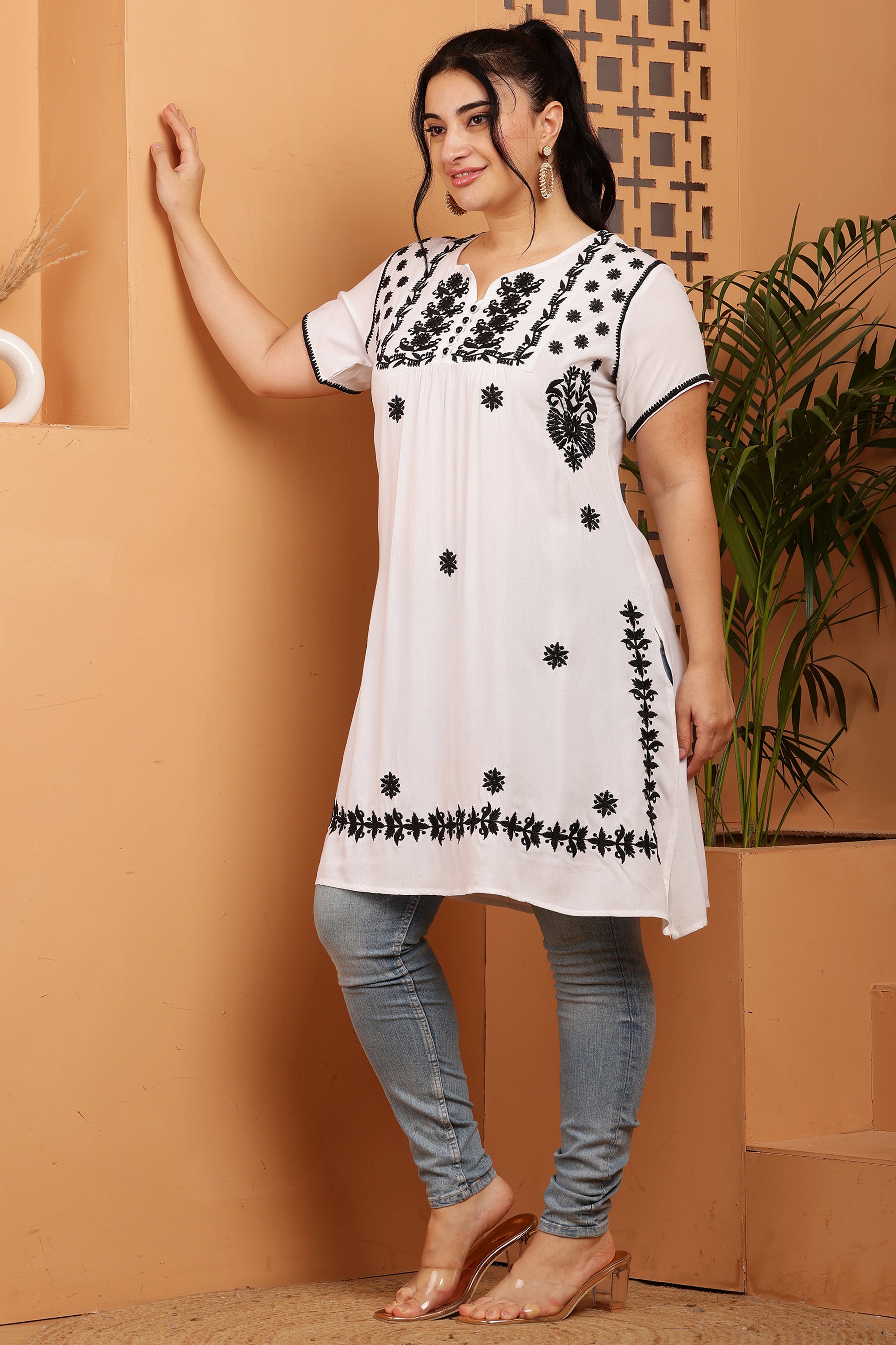 Floral Chikankari Embroidery Kurta