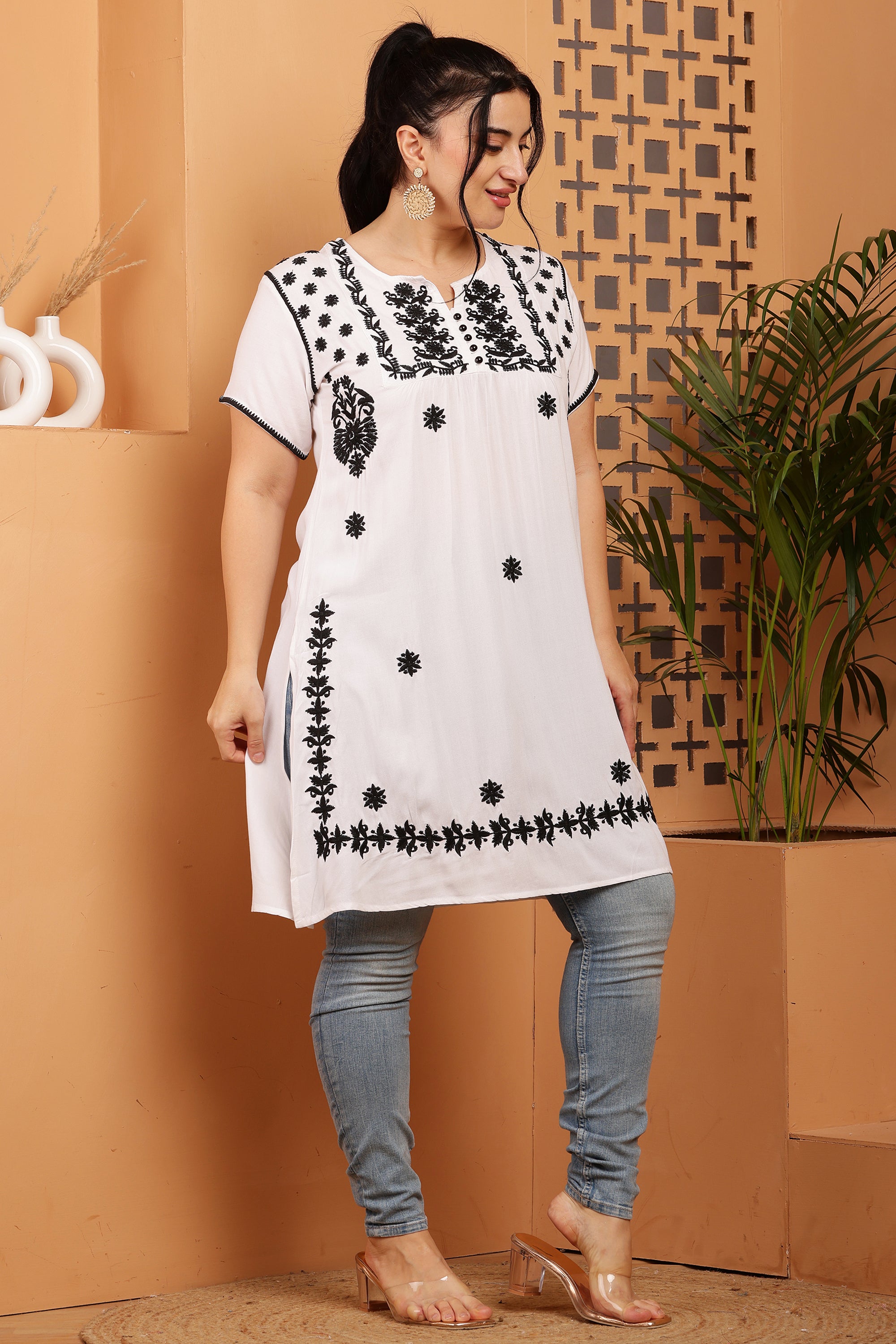 Floral Chikankari Embroidery Kurta