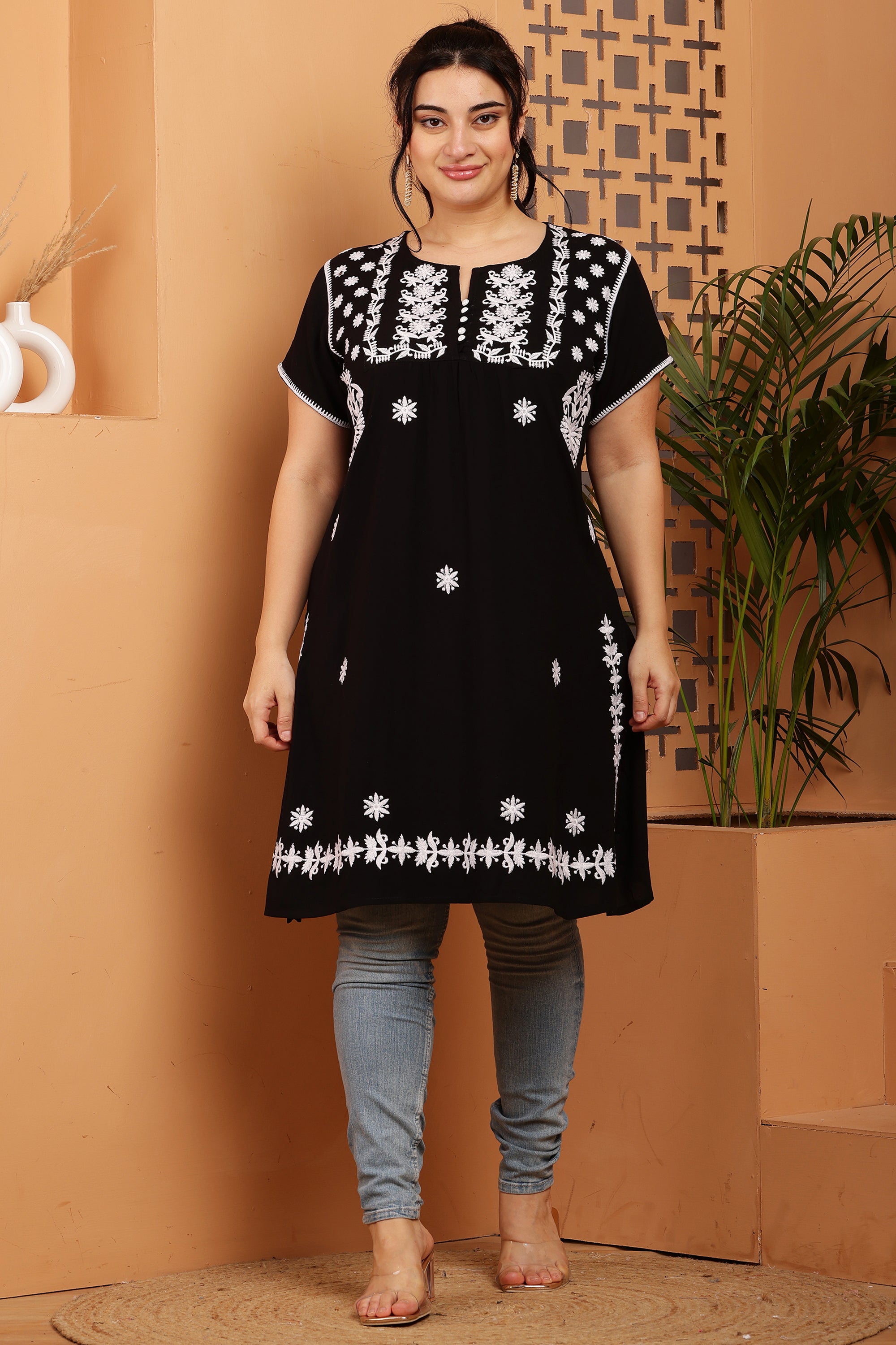 Floral Chikankari Embroidery Kurta