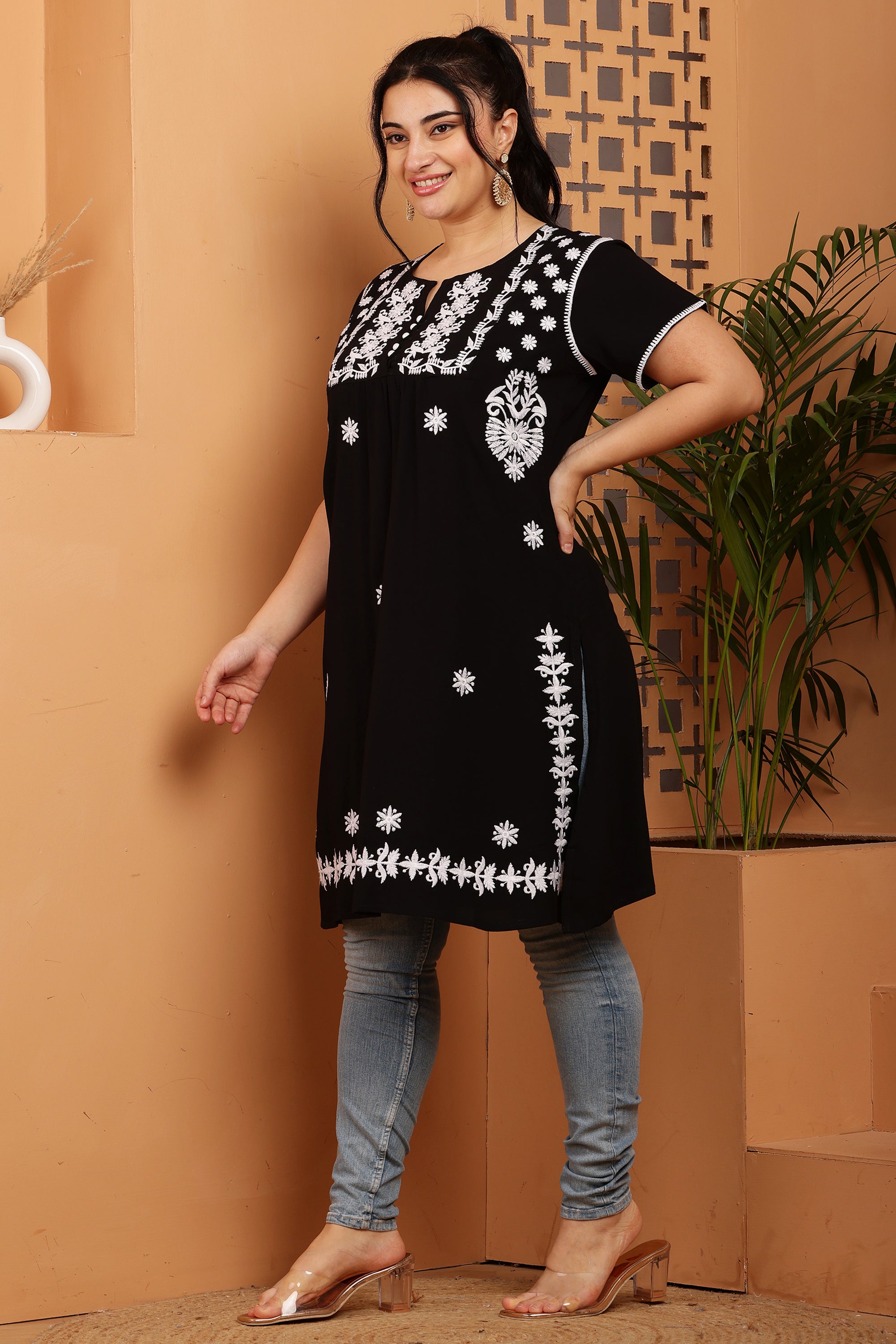 Floral Chikankari Embroidery Kurta