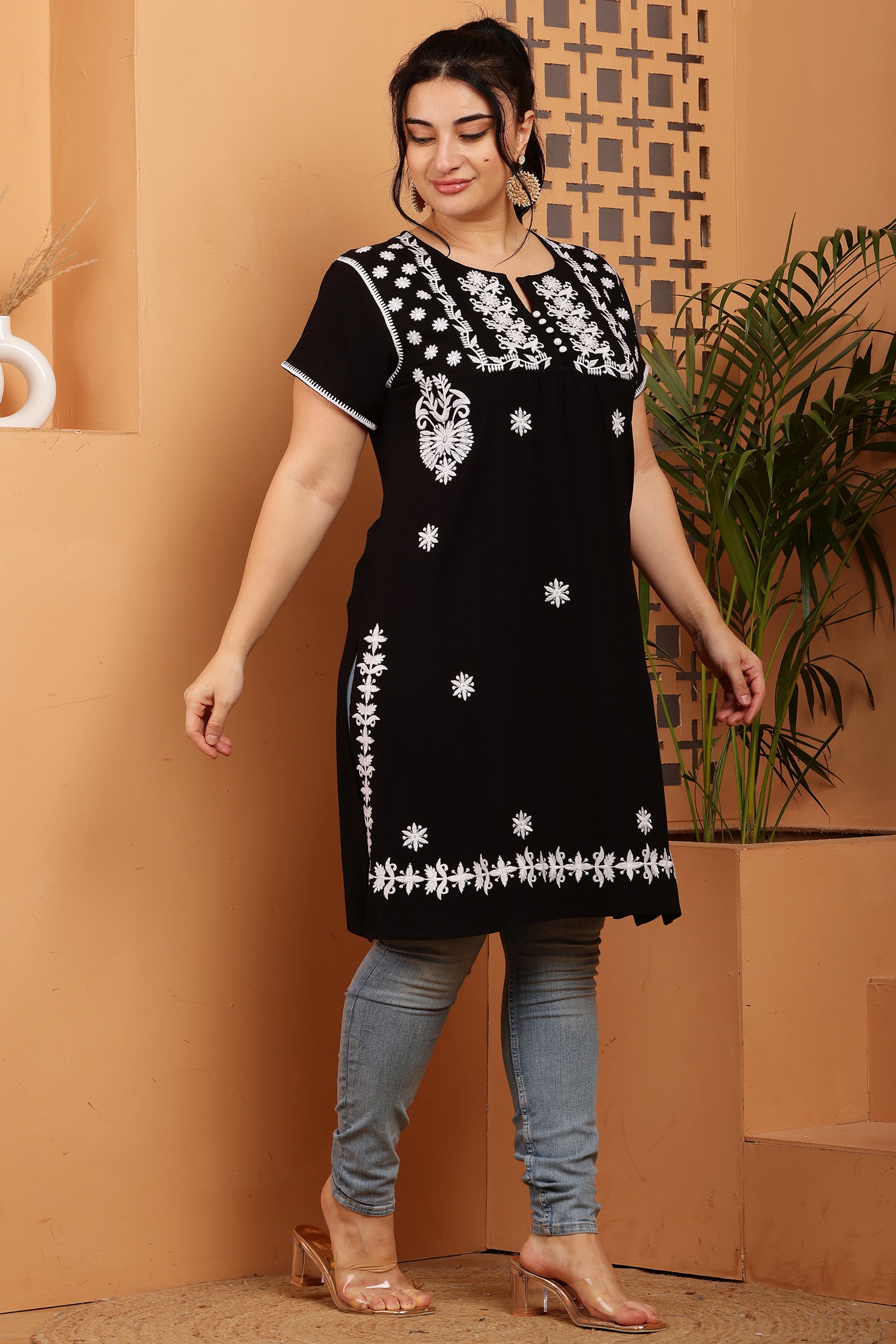 Floral Chikankari Embroidery Kurta