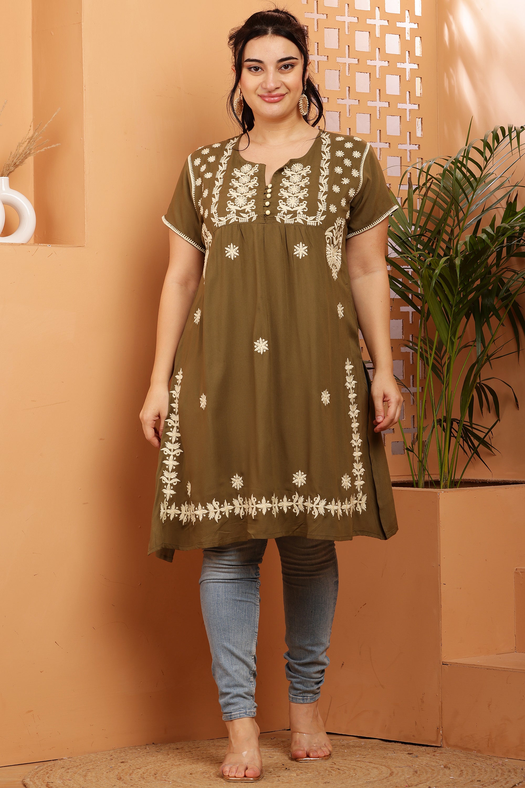 Floral Chikankari Embroidery Kurta