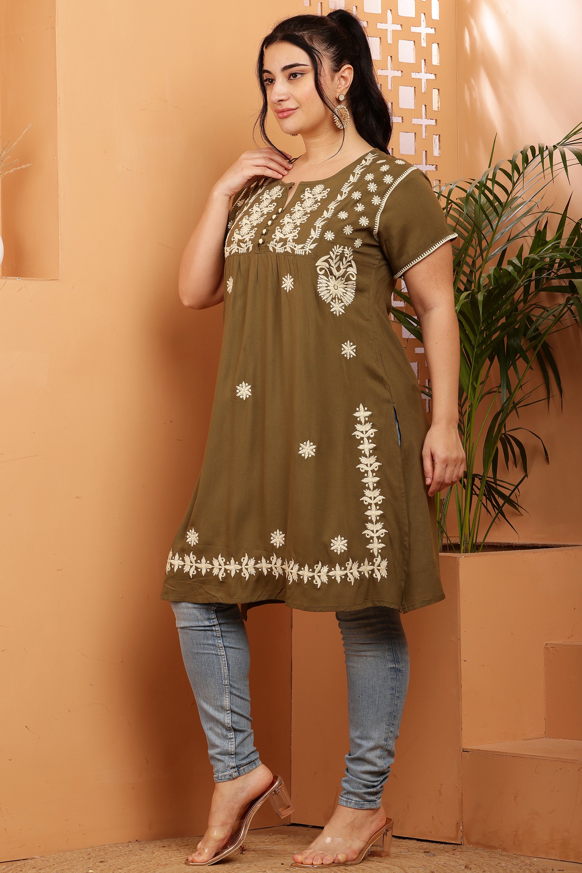 Floral Chikankari Embroidery Kurta