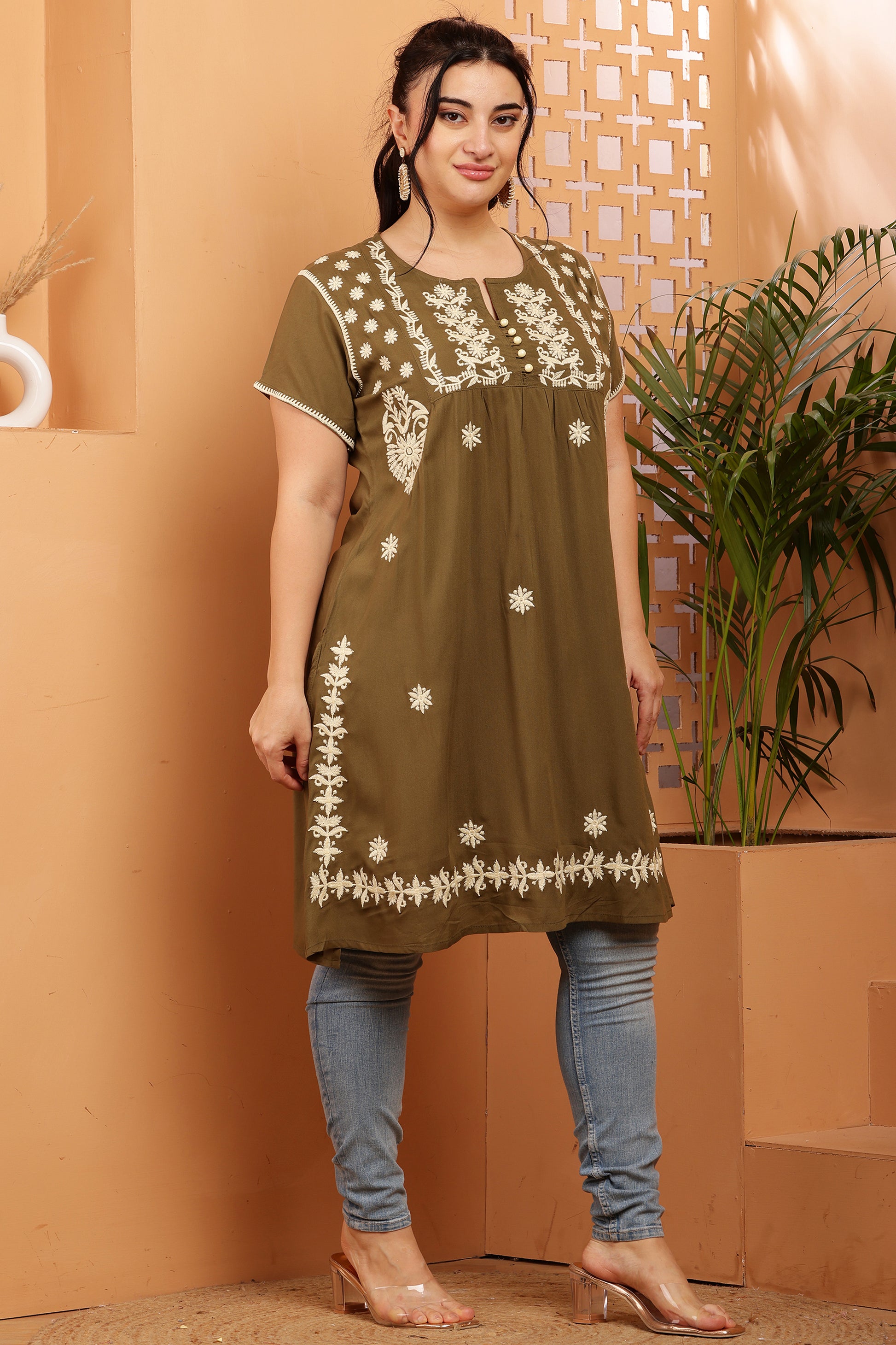 Floral Chikankari Embroidery Kurta