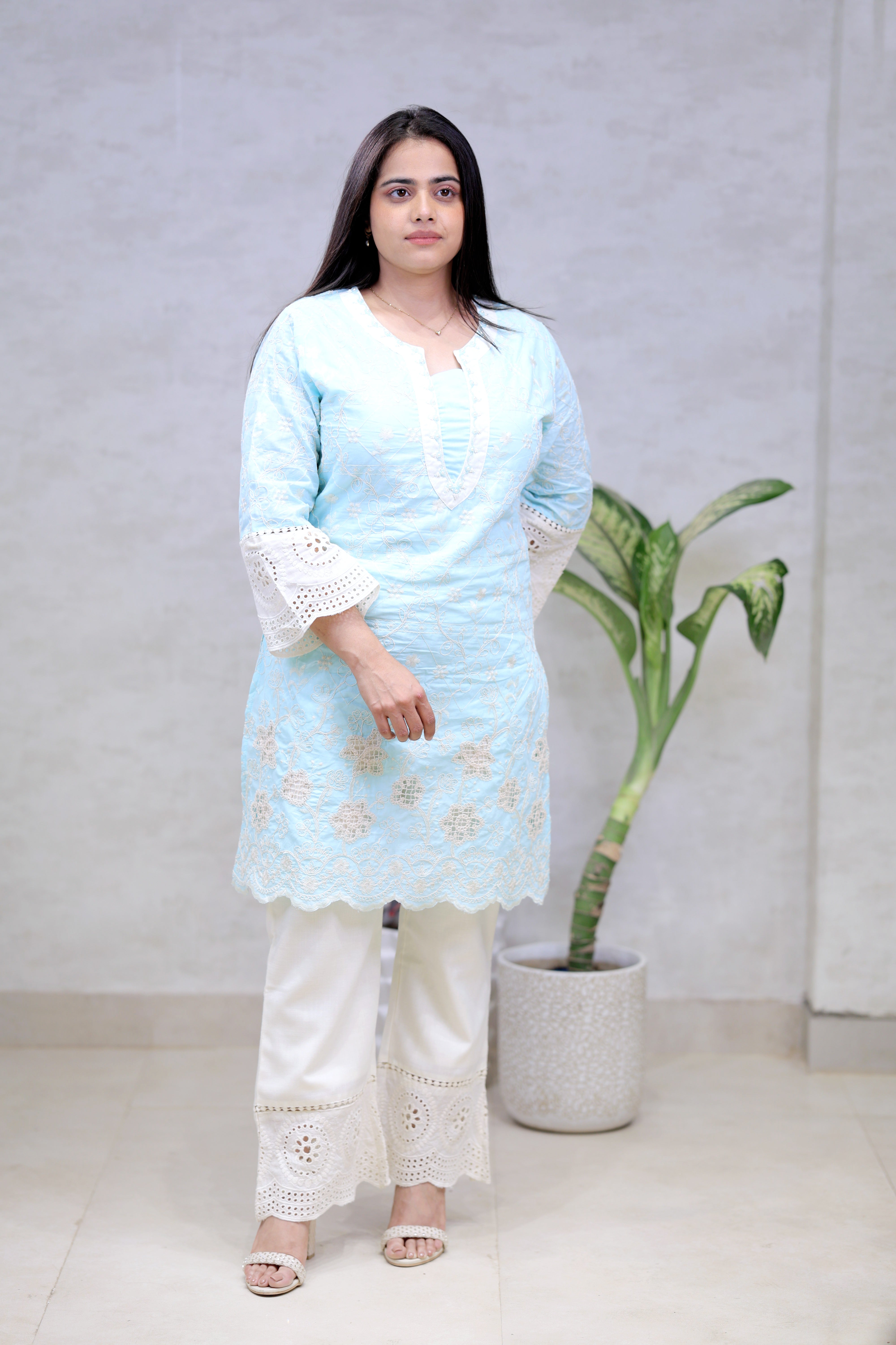Crochet Embroidered Straight Kurta with Pants Main image