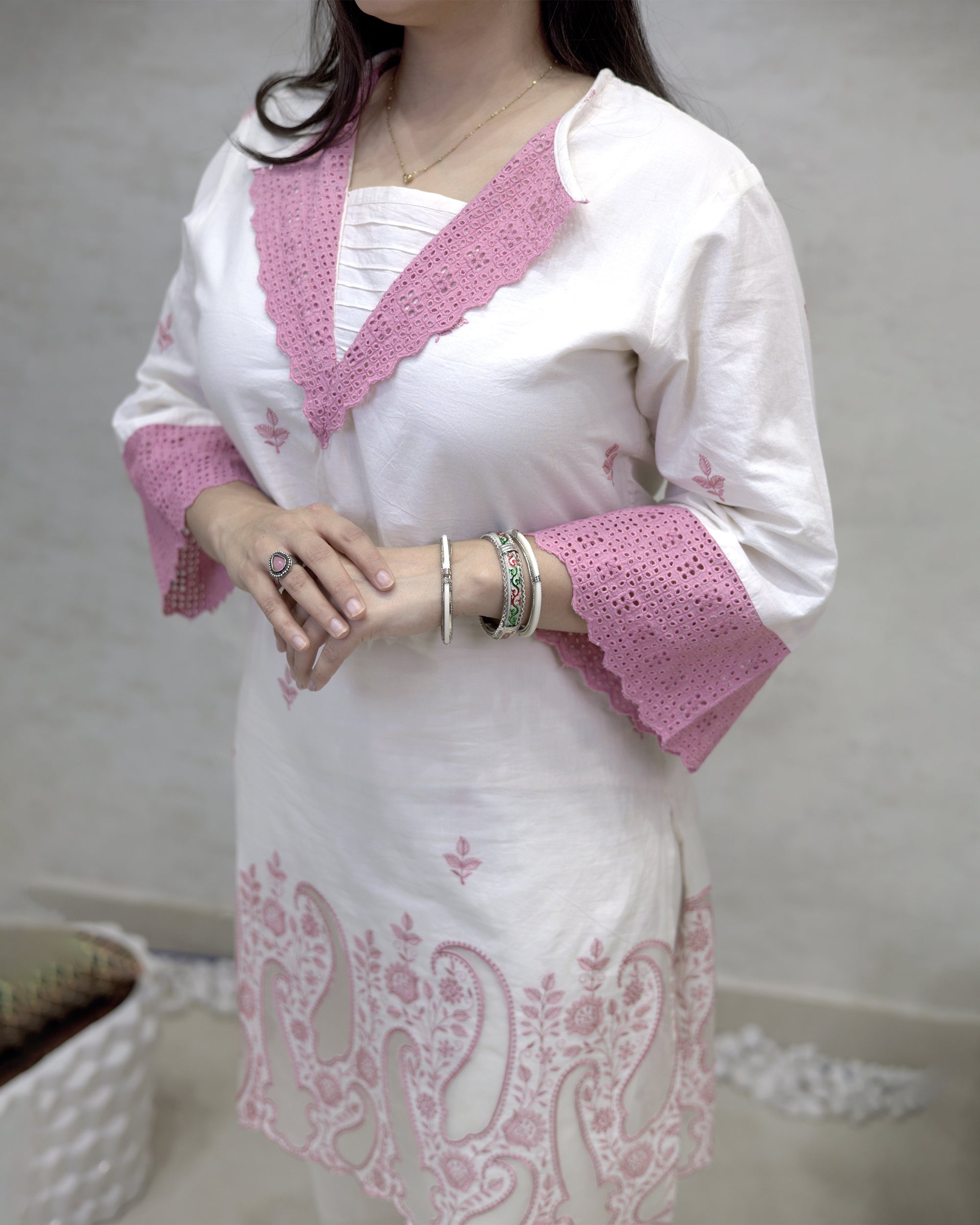 Applique Short Kurta with Pants