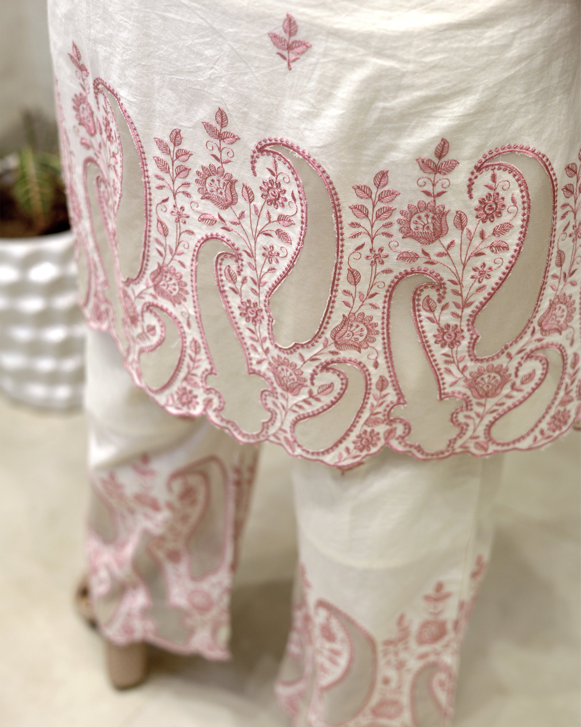 Applique Short Kurta with Pants