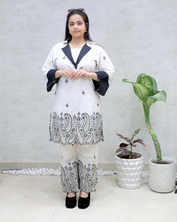 Applique Short Kurta with Pants