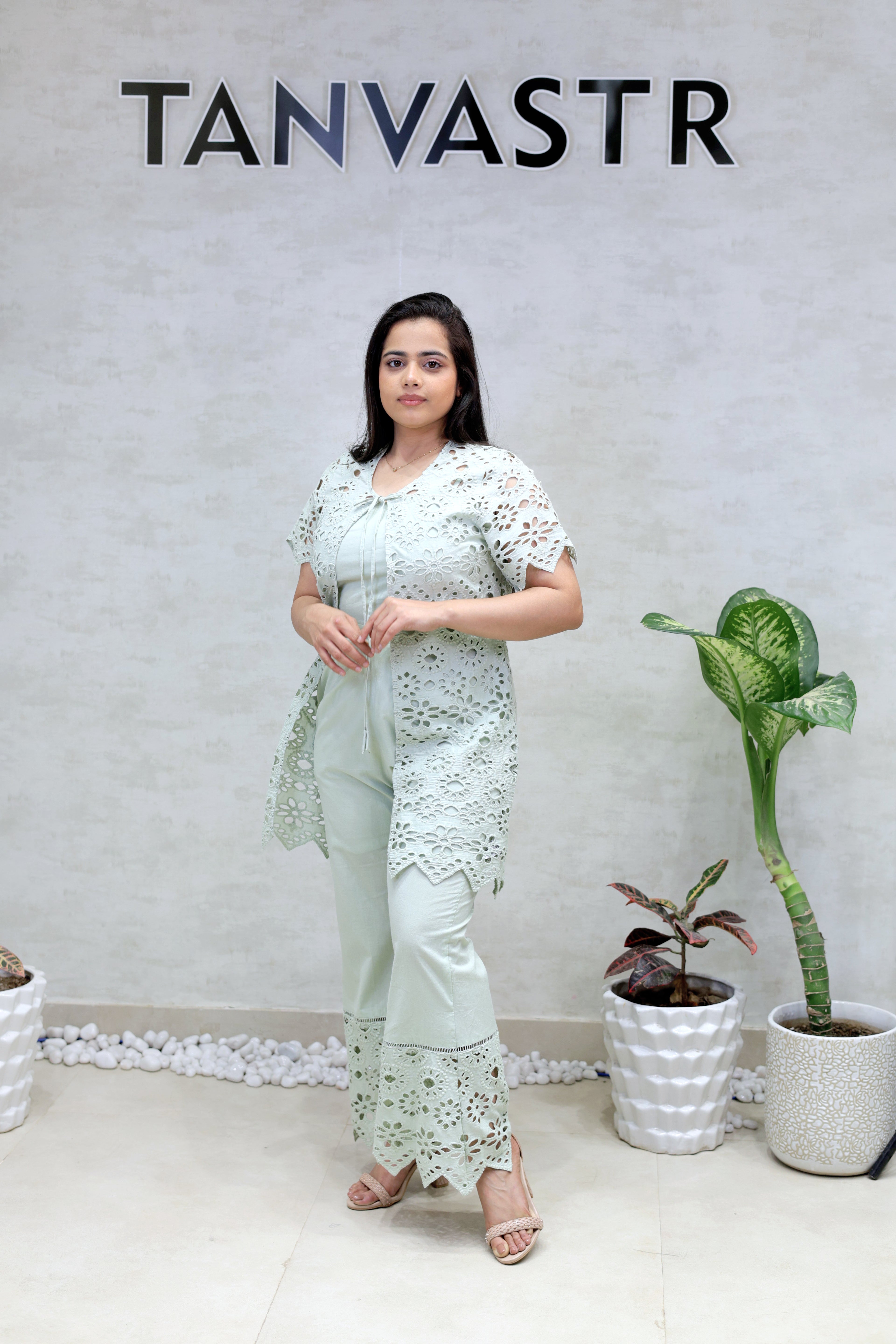 Hakoba Schiffli Shrug Three Piece Set