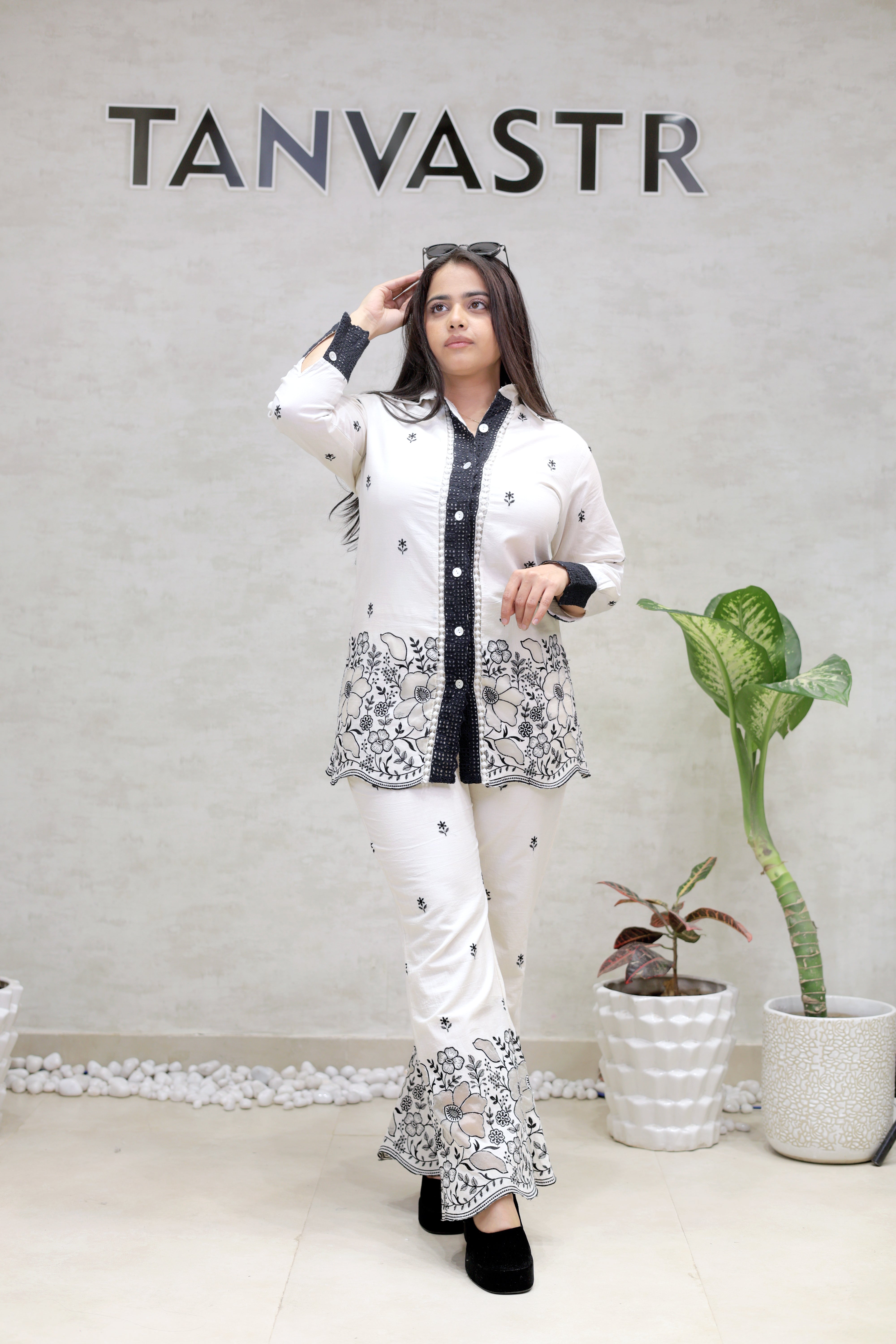 Applique Collar Shirt with Pants