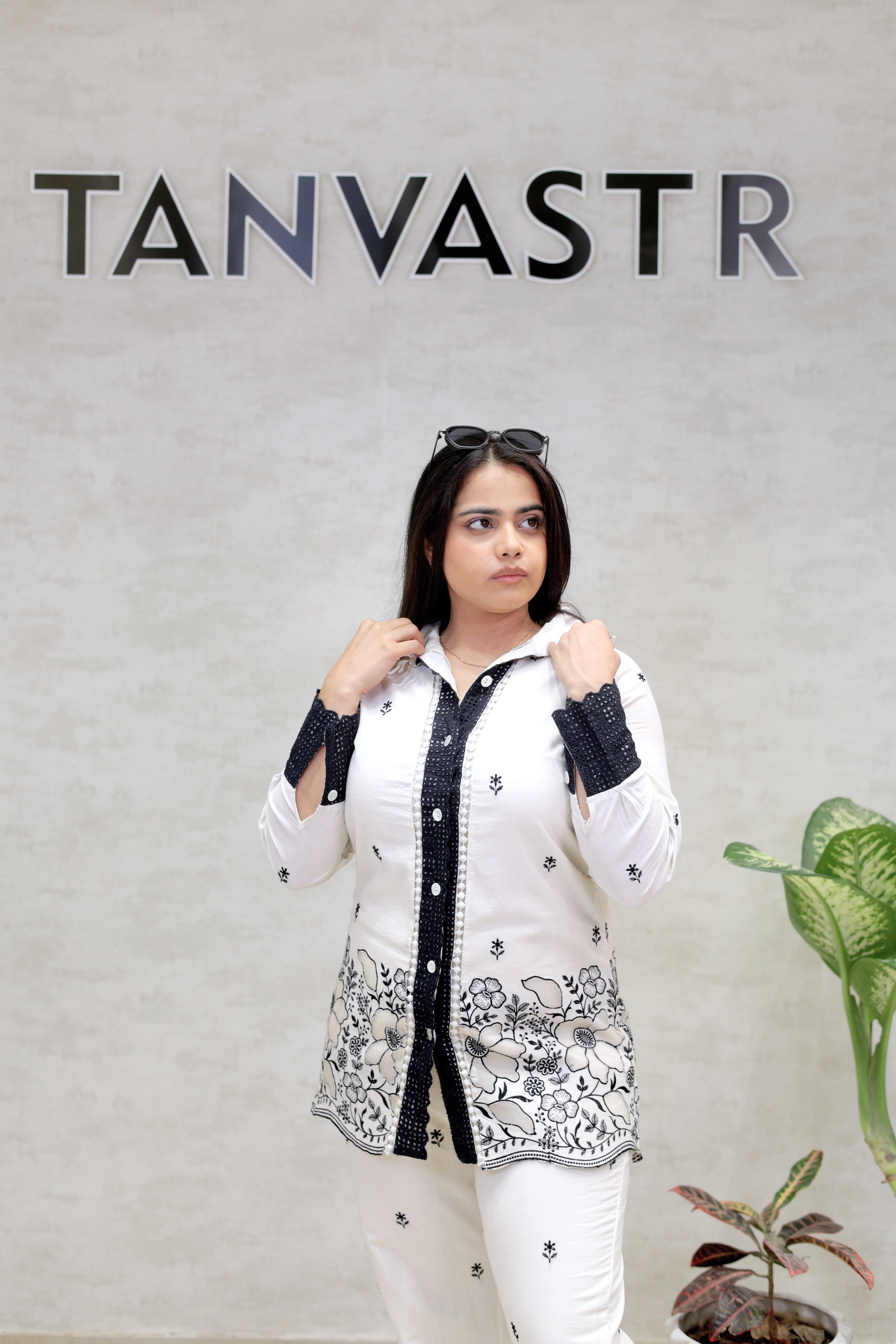 Applique Collar Shirt with Pants