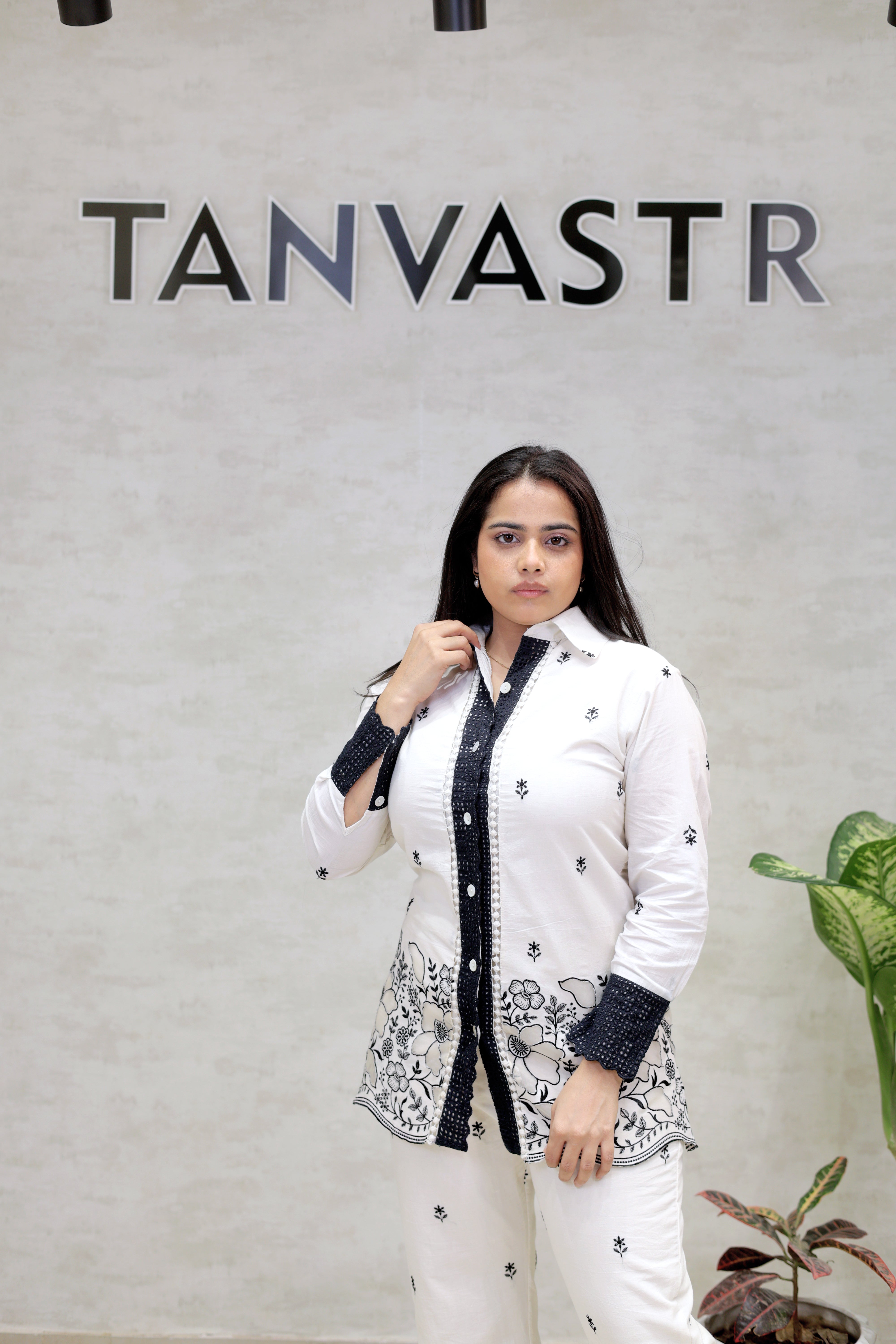 Applique Collar Shirt with Pants