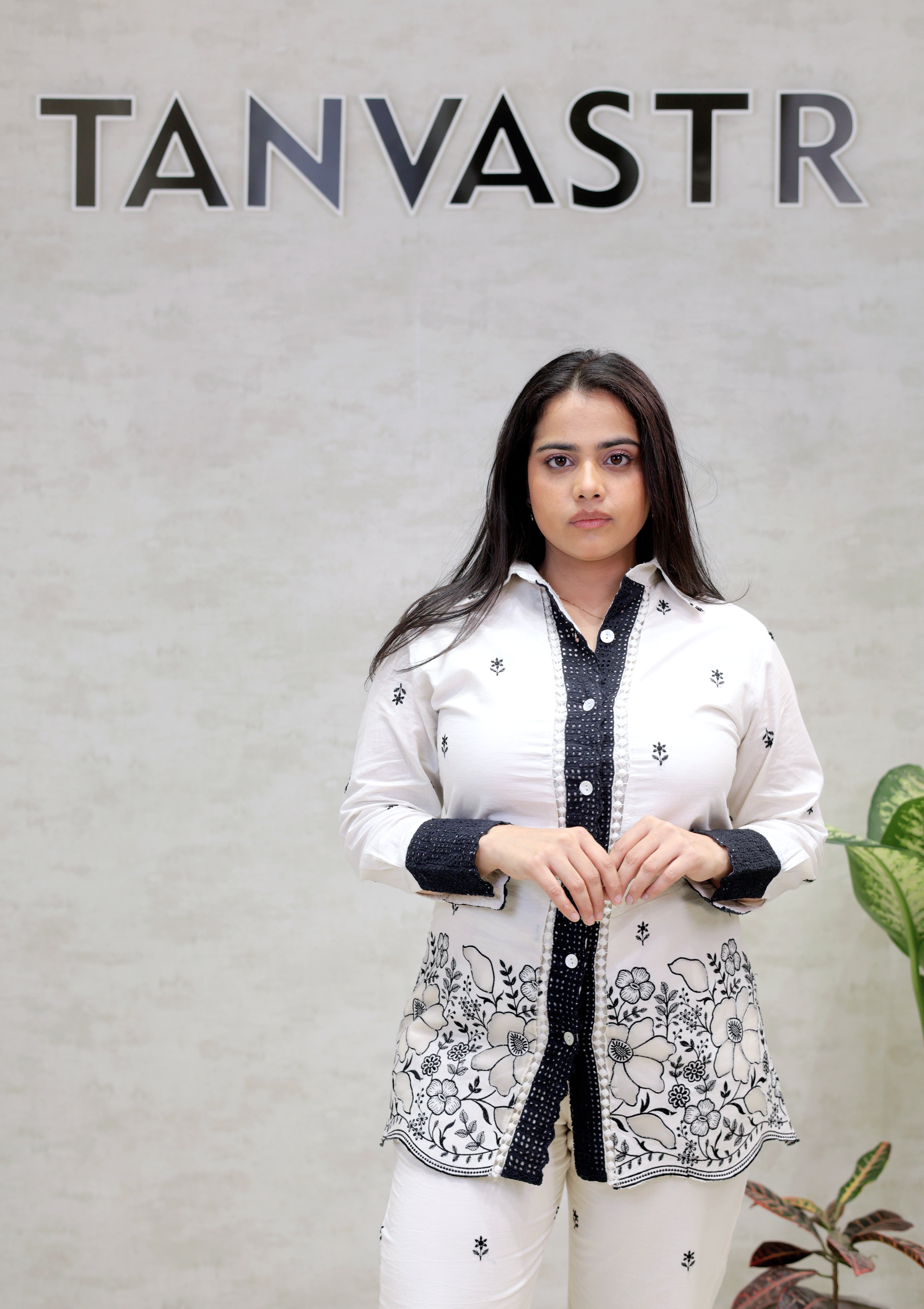 Applique Collar Shirt with Pants