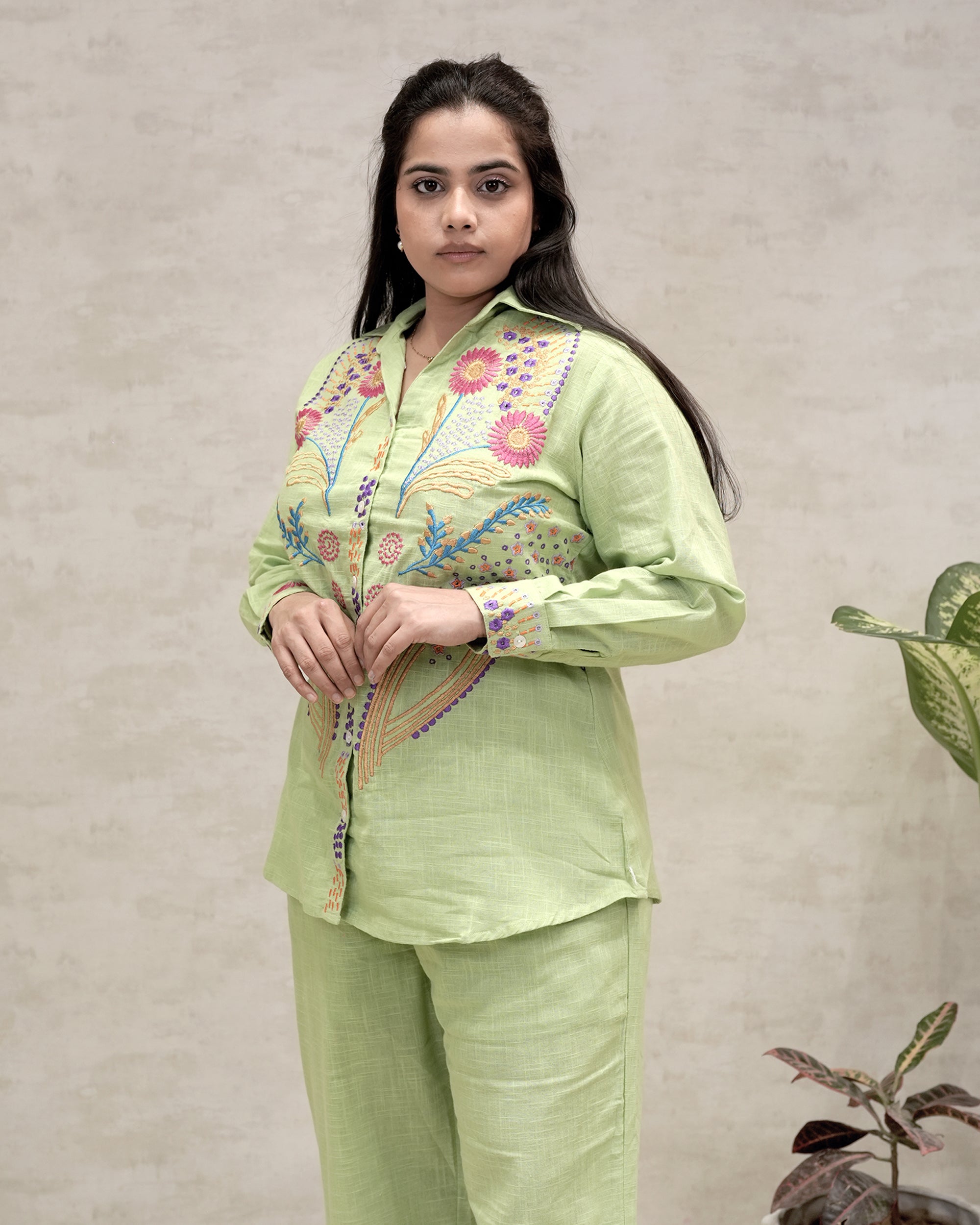 Jaipuri Thread Embroidered Shirt with Pants