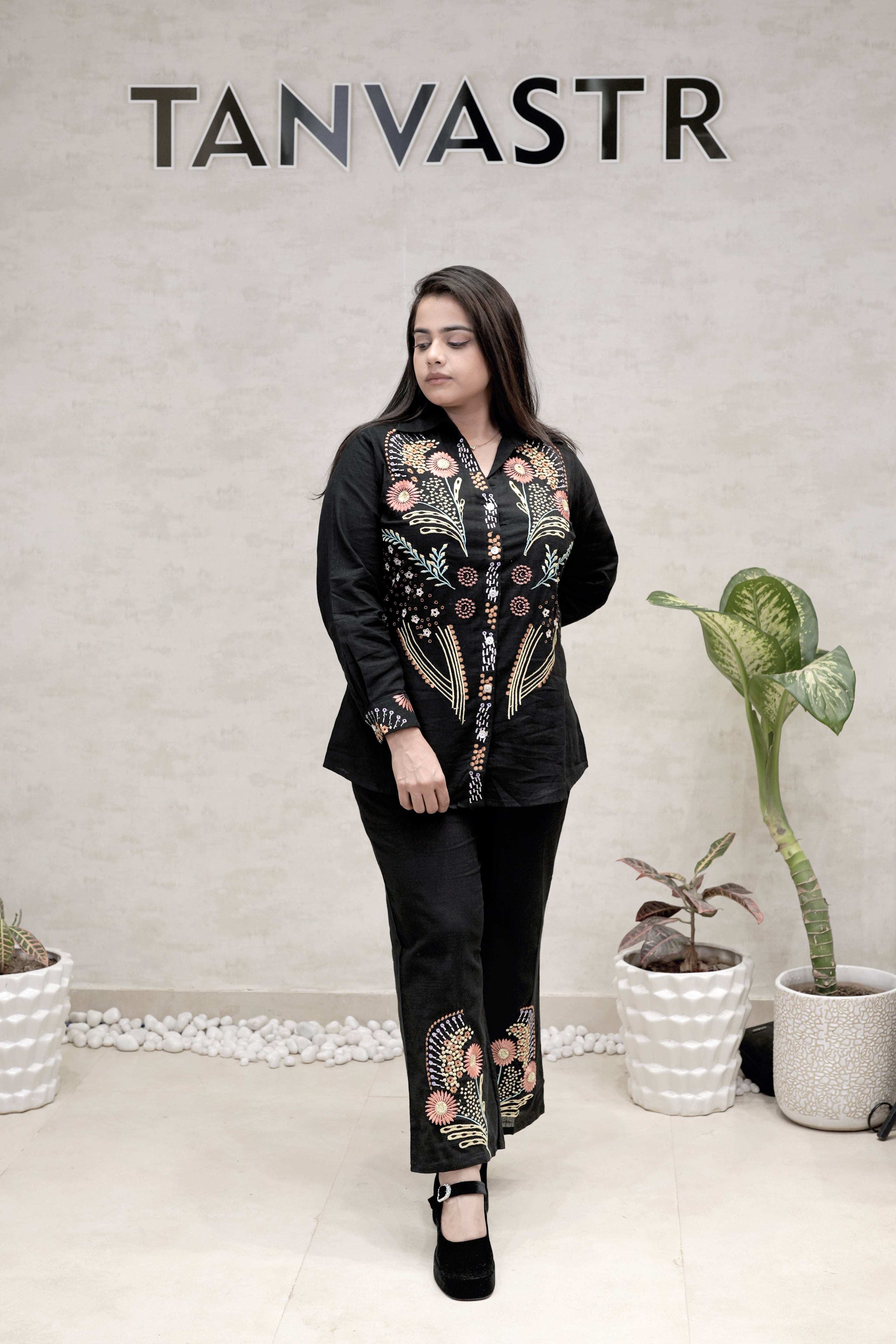 Jaipuri Thread Embroidered Shirt with Pants