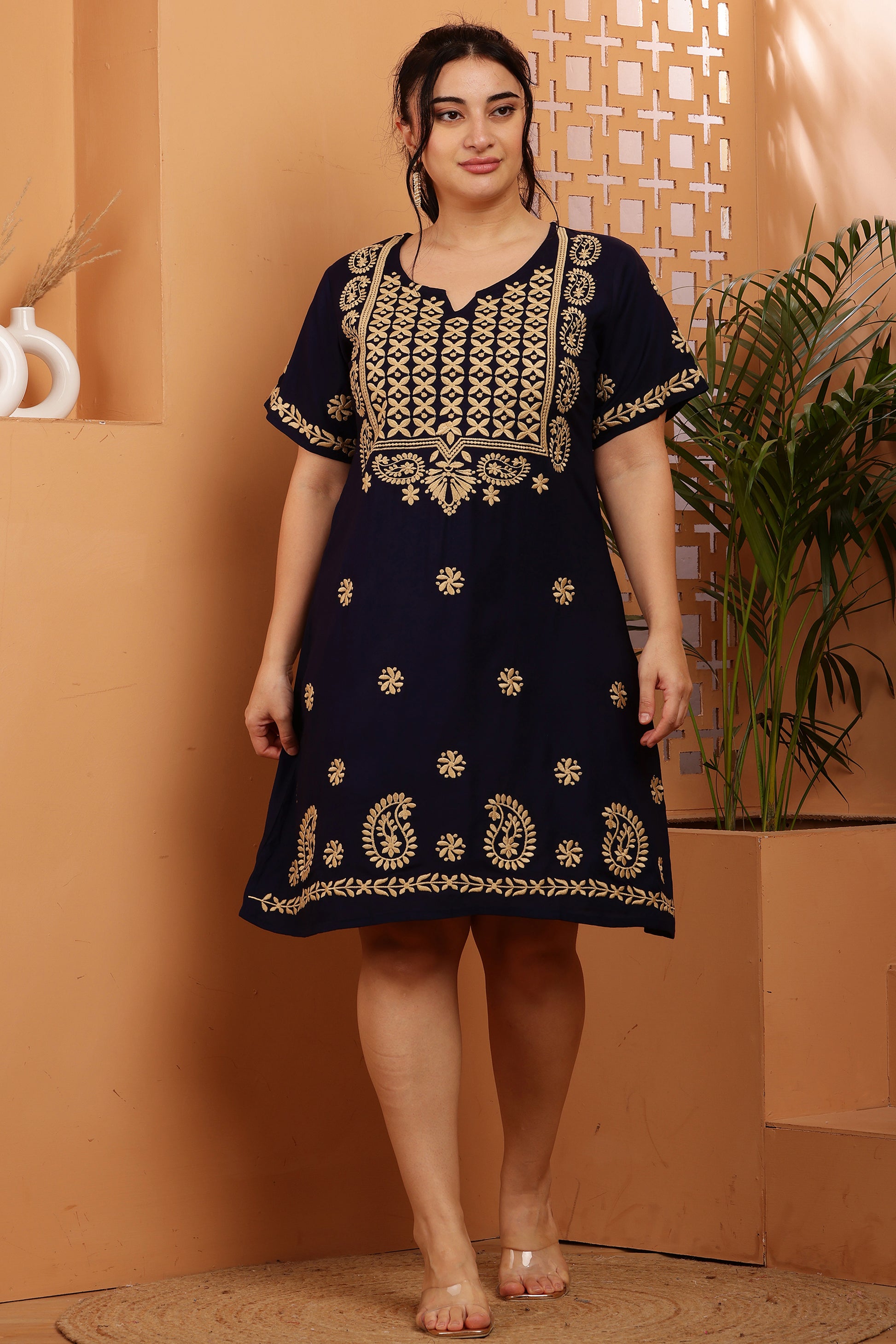 Paisely Floral Chikankari Embroidery Kurta