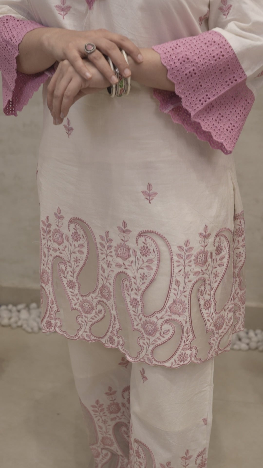 Applique Short Kurta with Pants